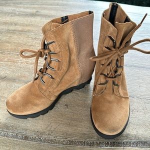 Girls Sorel wedges